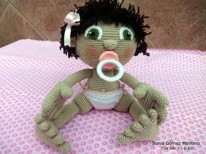 Bebe en pañales amigurumi