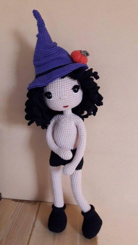 Muñeca Brujilda amigurumi