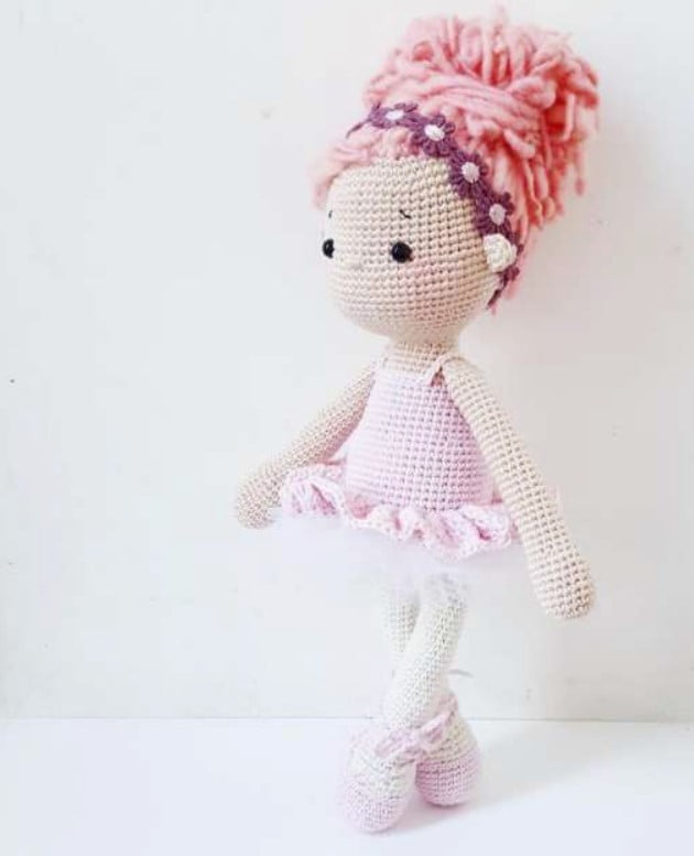 Muñeca amigurumi